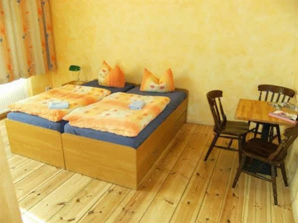 Pension Unicat Потсдам Екстер'єр фото